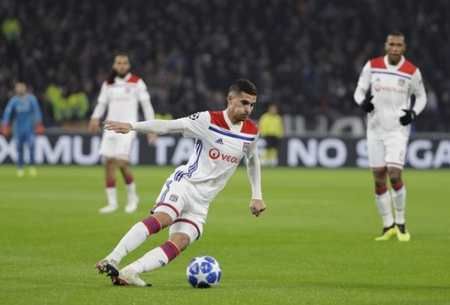 育迷翘首以 育迷翘首以